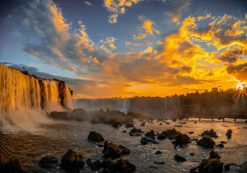 Amanhecer nas Cataratas